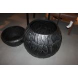 Bowl Sawa is small, round and made from iron. Its exterior is intricately textured and highly