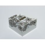 Tissue box white lacquer s2036 coloured eggshell blue and brown mother of pearl inlay flower