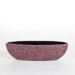 Vase canoe eggshell polished eggshell filled with fuchsia lacquer. An eclectic contrast of