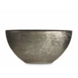 Bowl platinum with mother of pearl mashua oval platinum large. This attractive decorative bowl