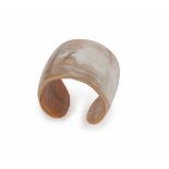 Napkin ring almost colourful horn cuff design, beautifuly rounded edges and delightful creamy tones,