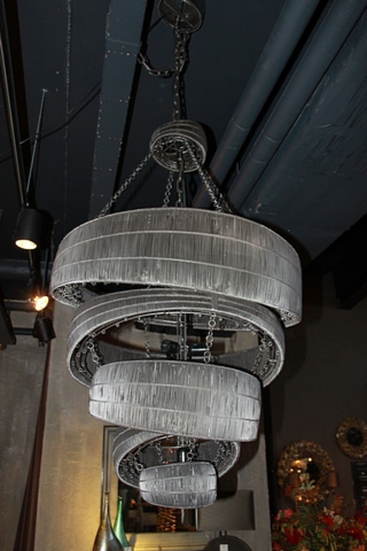 Tumble chandelier reminiscent of the art deco period this anthracite structure brings a metallic hue - Image 2 of 2