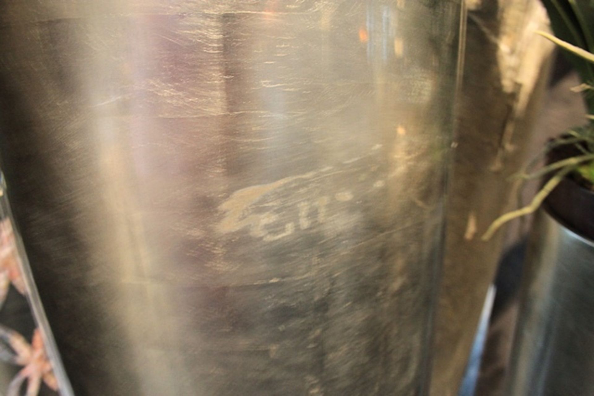 Vase Endless a substantial vase which reflects platinum silver leaf having been delicately hand - Image 3 of 3