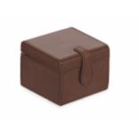 Box dice natural natural tan antique leather, luxuriously formed with tan leather, sophisticated,