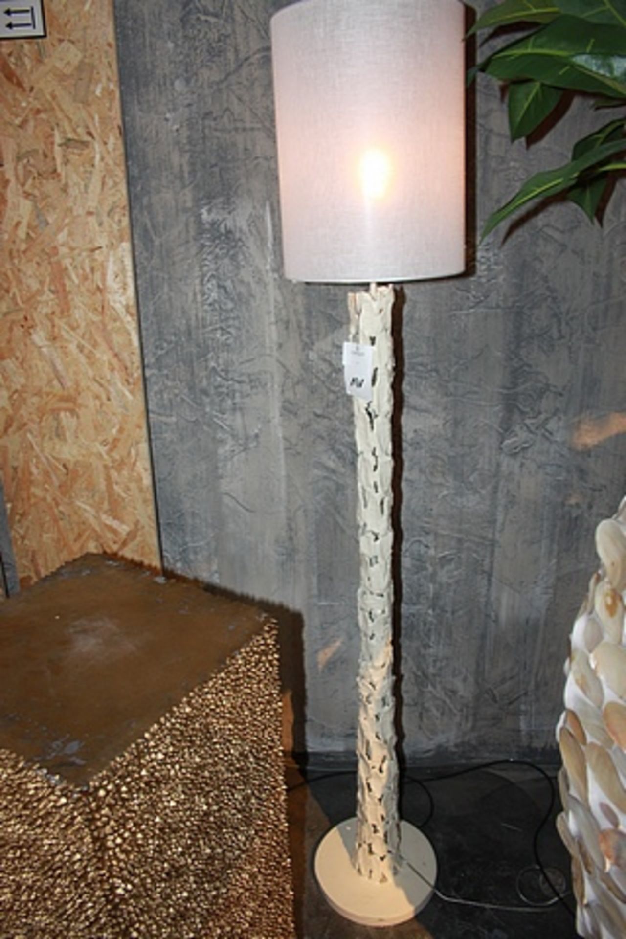 Floor Lamp Chips white large bark metal chips in ivory white powder coating 142x30cm Cravt SKU