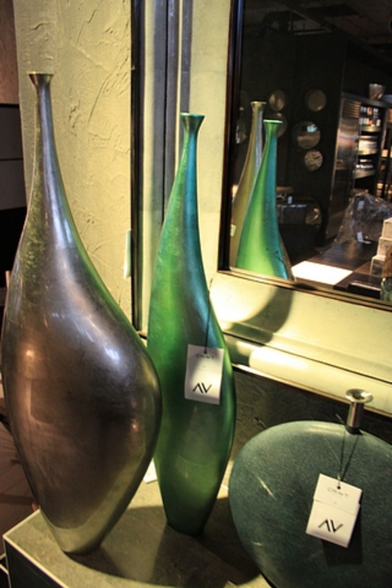 Vase Balky this stunning green piece is delicately hand-crafted by artisans exquisite artistic