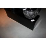 Pillar Horizontal is a low level plinth coated in dramatic black lacquer. It’s ideal for