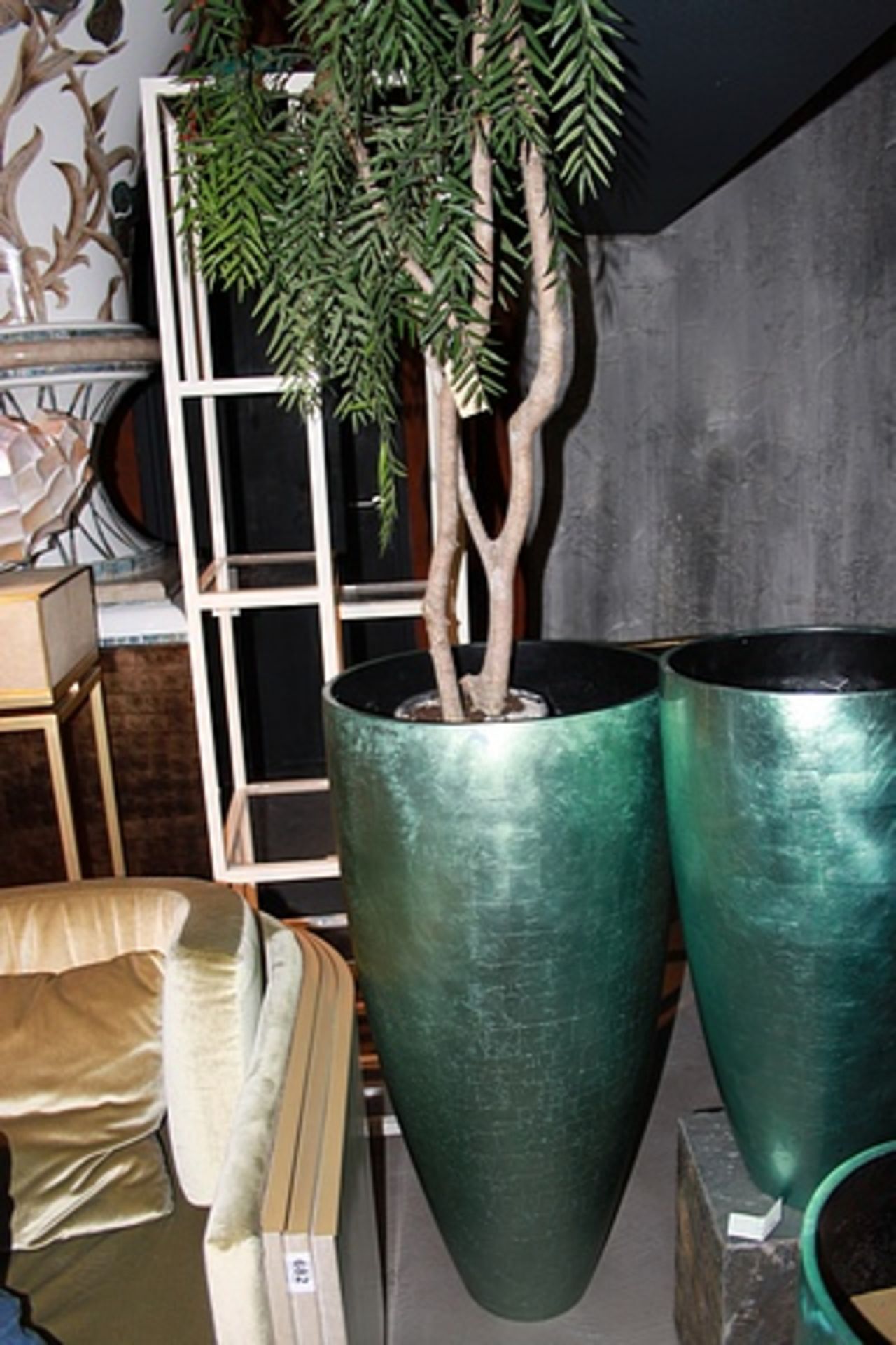 Vase George Large Light Green Light Green Silverleaf. Exquisite luxury teal vase will bring