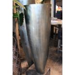 Vase Closé a vase which reflects silver leaf having been delicately hand crafted by the exquisite