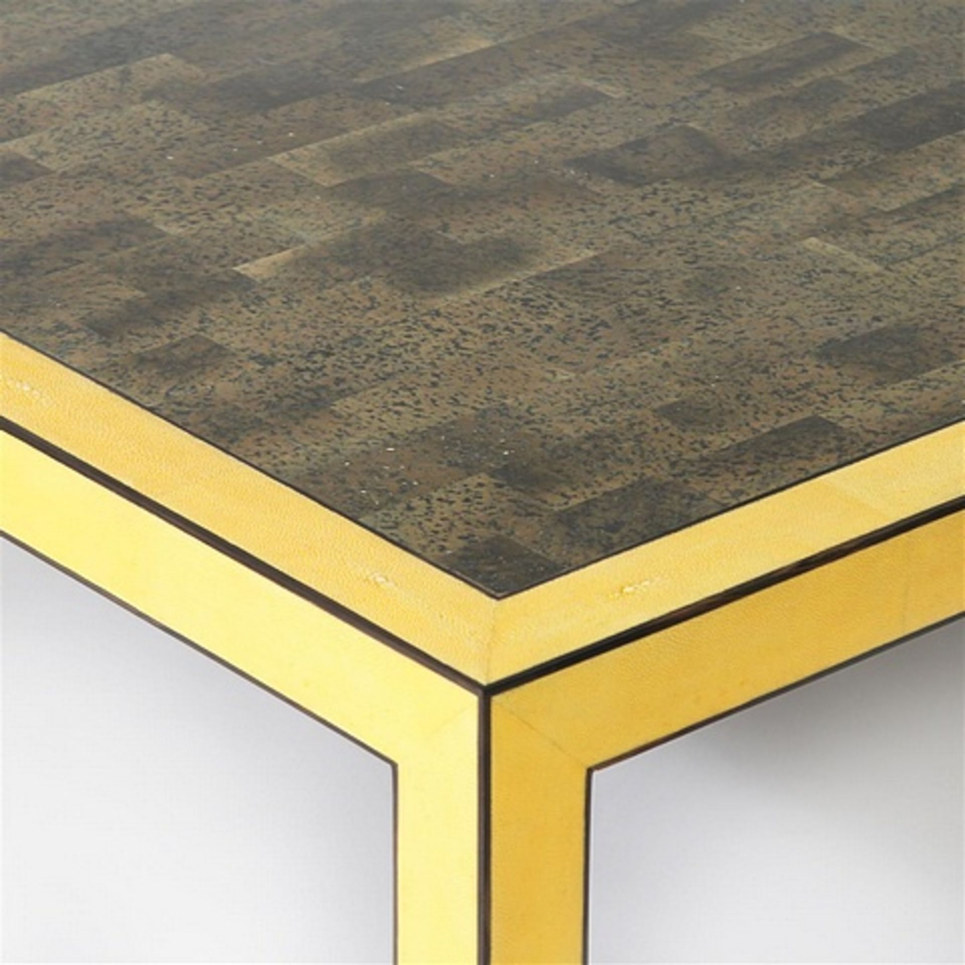 Table Stingray golden yellow rectangular low level coffee table embellished with contrasting gold - Image 2 of 4