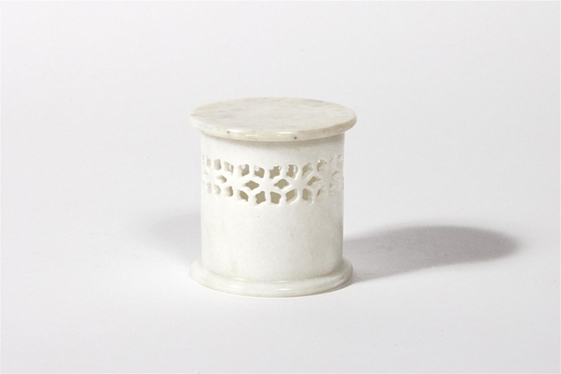 Holder sinn jali design white marble polished. Perfect for placing a small tealight inside, it