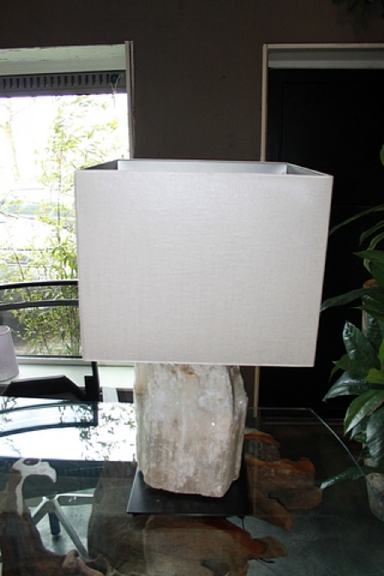 Table lamp white block selenite framed with LED lighting in black powder coating finish (890043)