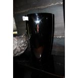 Vase Black Lacquer George is small, sleek and glossy. Its conical shape is ideal for showing off