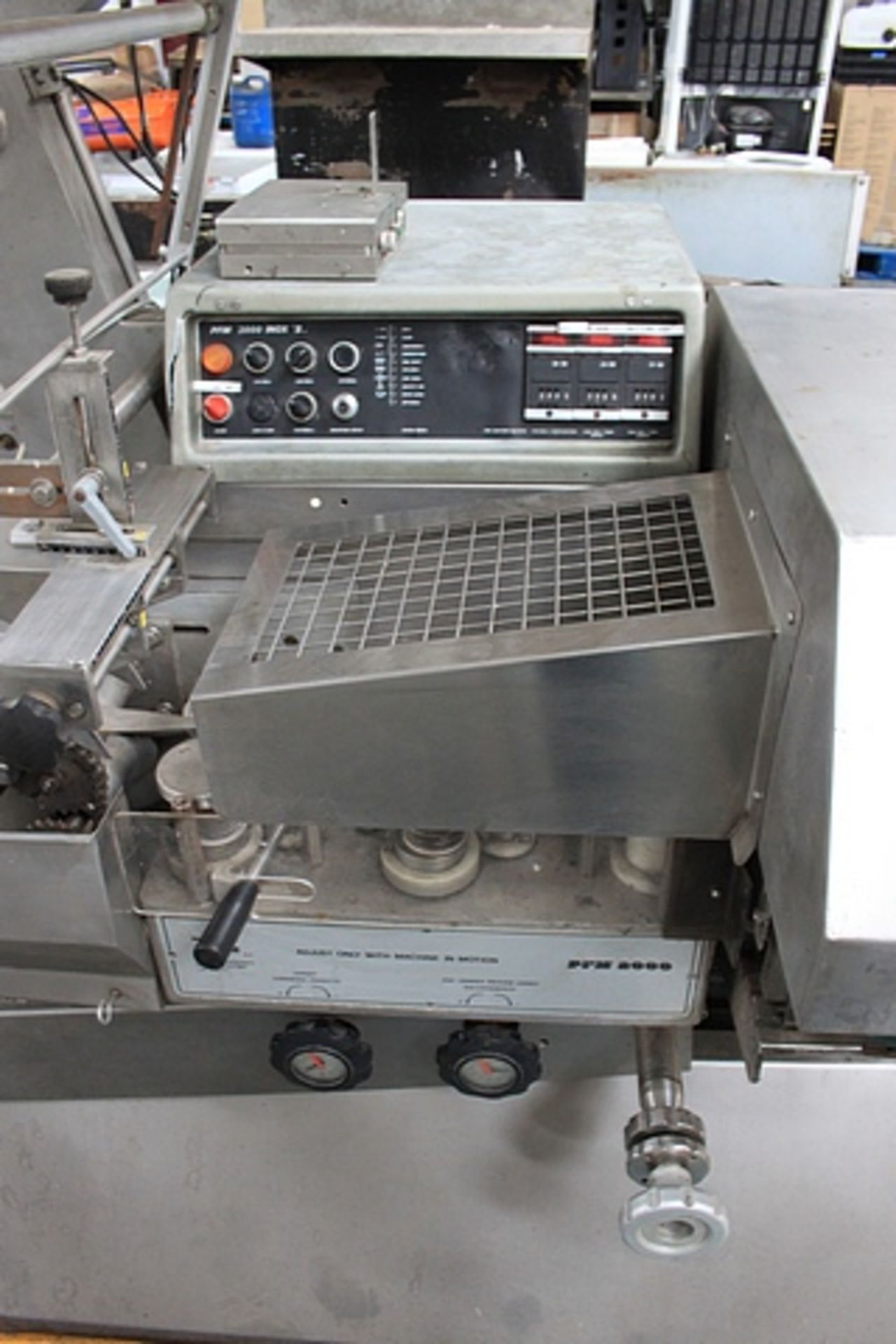 PFM 2000 Inox stainless steel horizontal flow wrapper 600mm wrap (s/n 1916 ) - Image 4 of 5