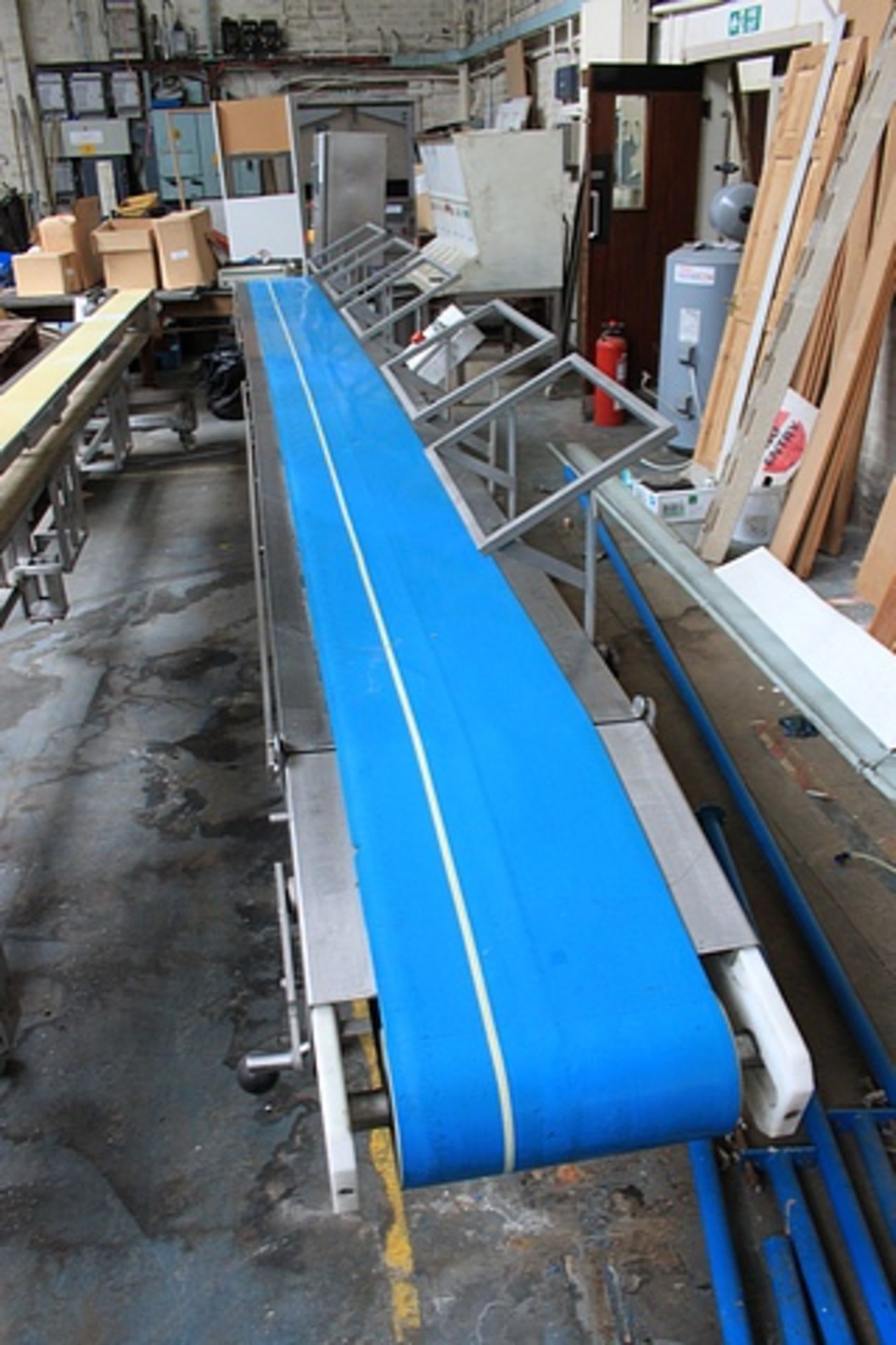 Transfer conveyor 5800mm x 500mm on frame - Image 2 of 3