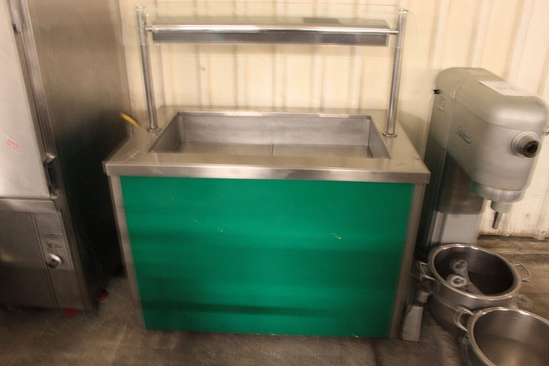 Mobile refrigerated carvery unit with illuminatation 1200mm x 780mm (43)