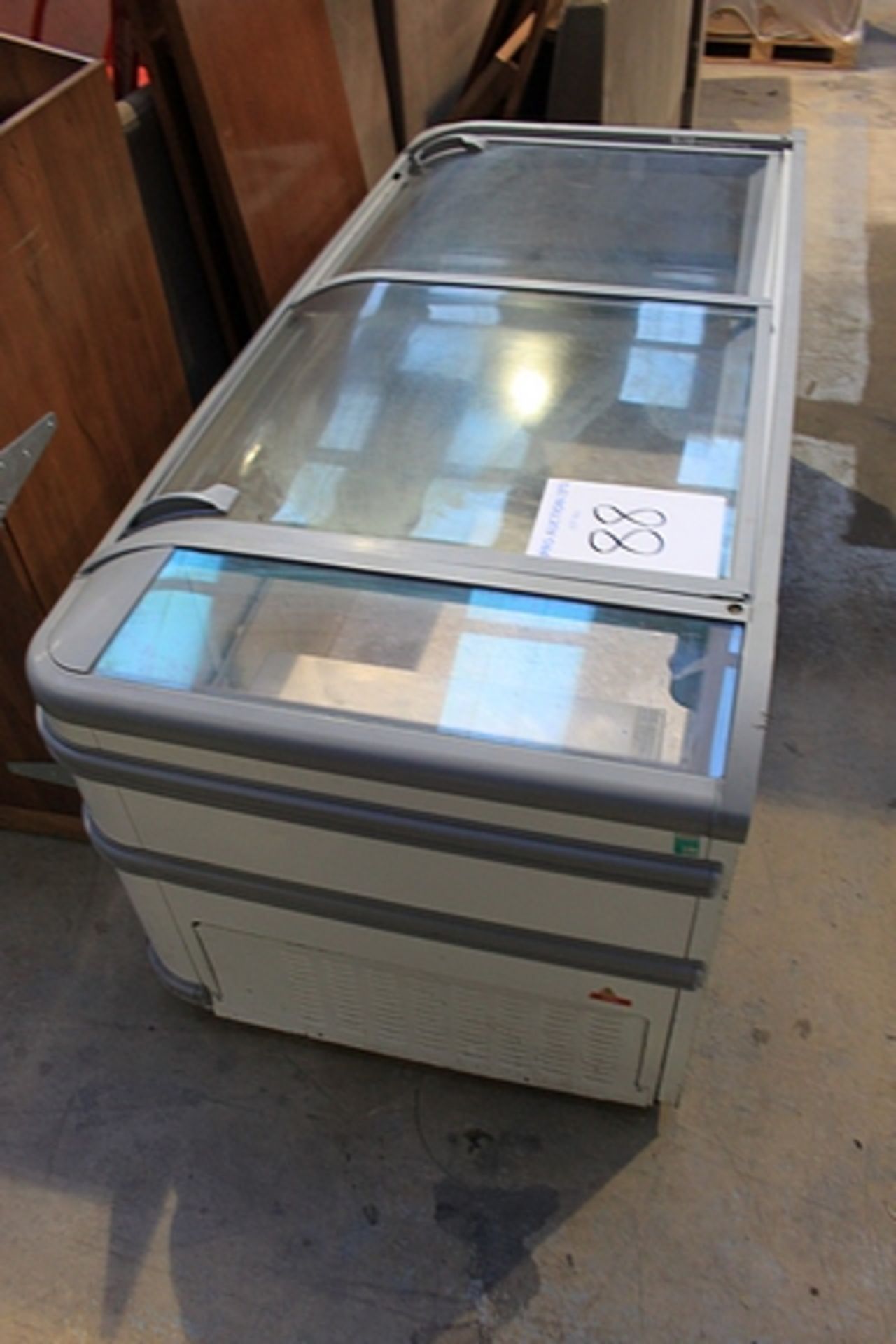 AHT Paris 185 chest freezer