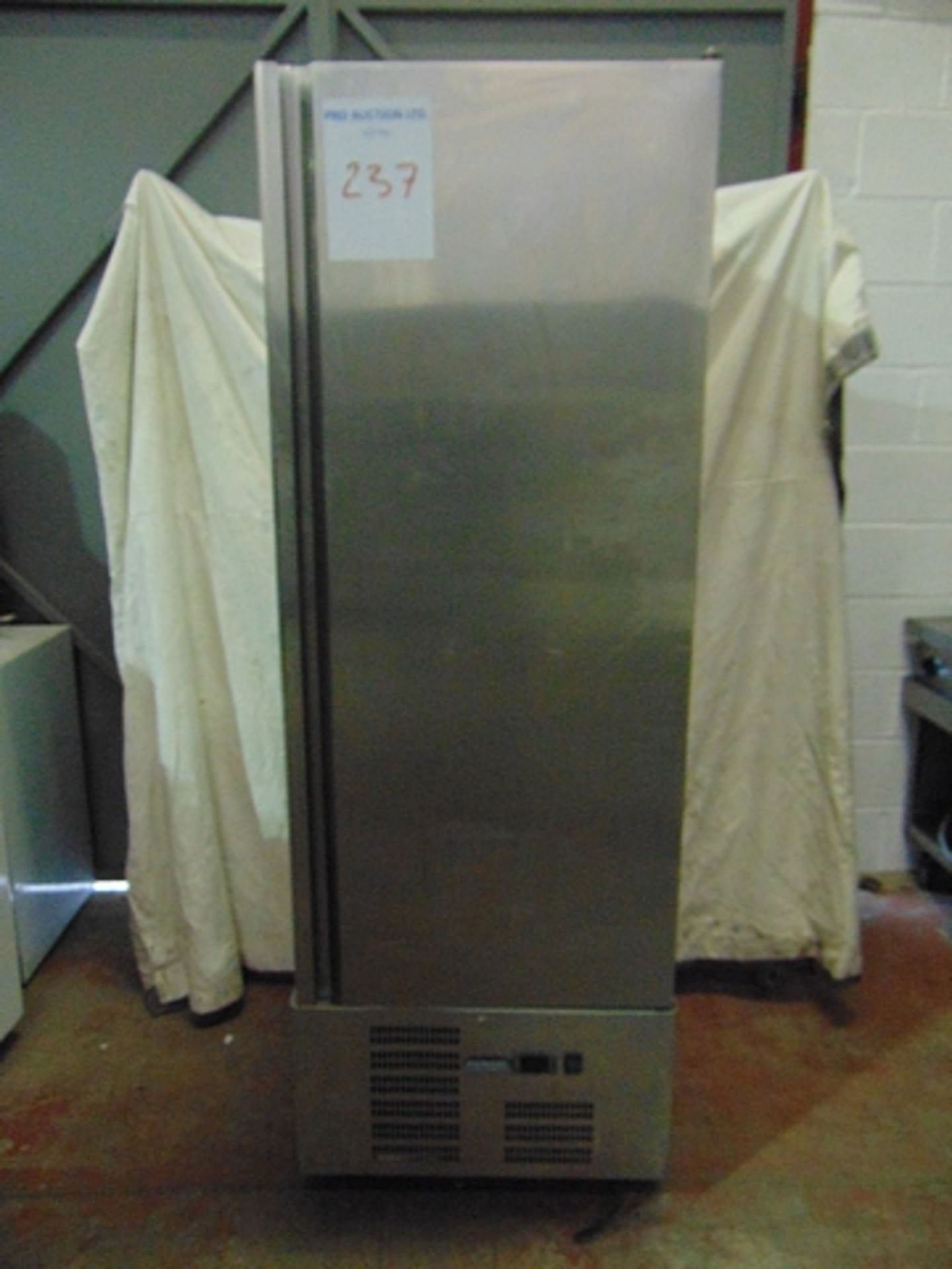 Polar G590 single door stainless steel commercial upright refrigerator capacity 440 litres