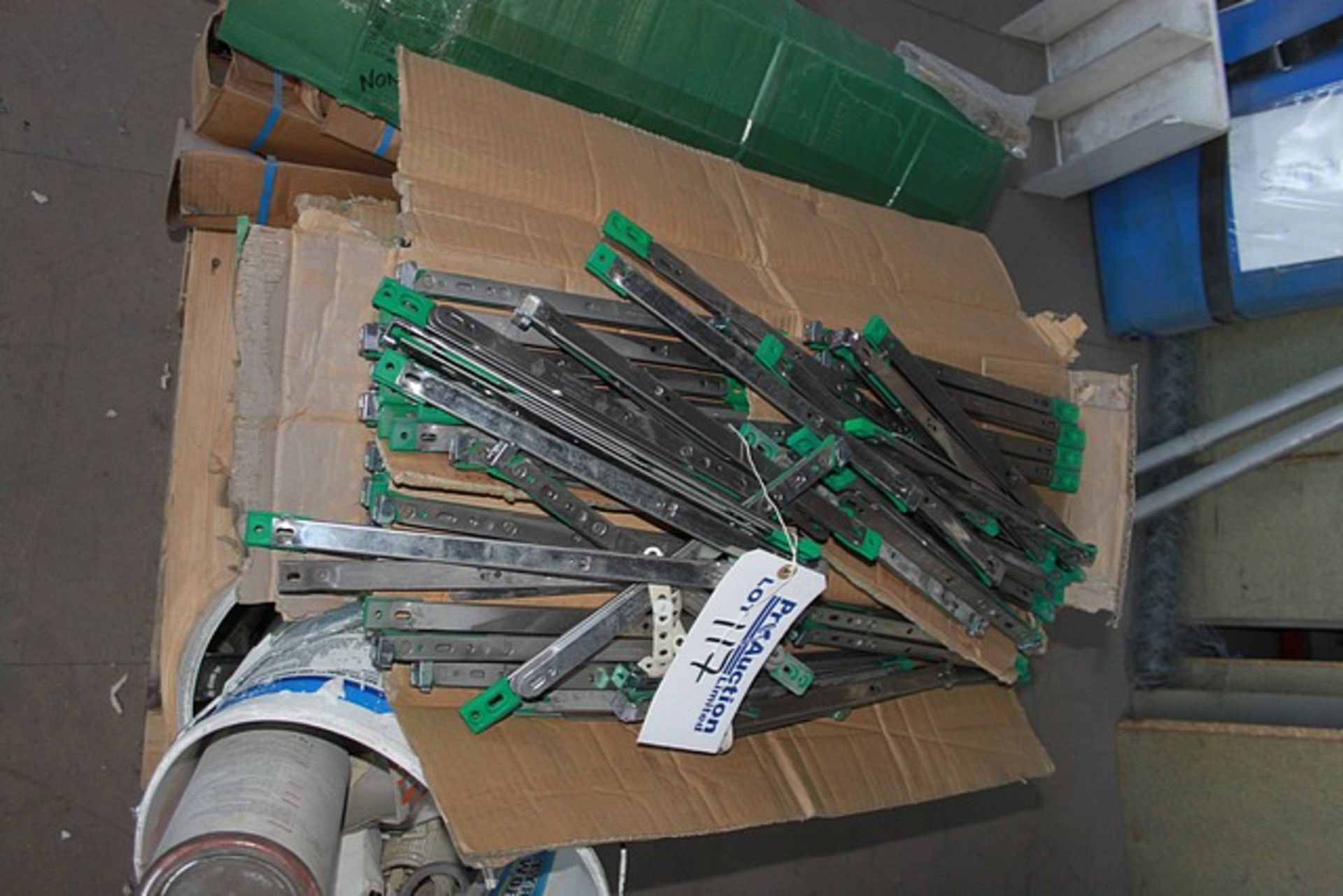 Pallet as found comrpsiing of various hinges