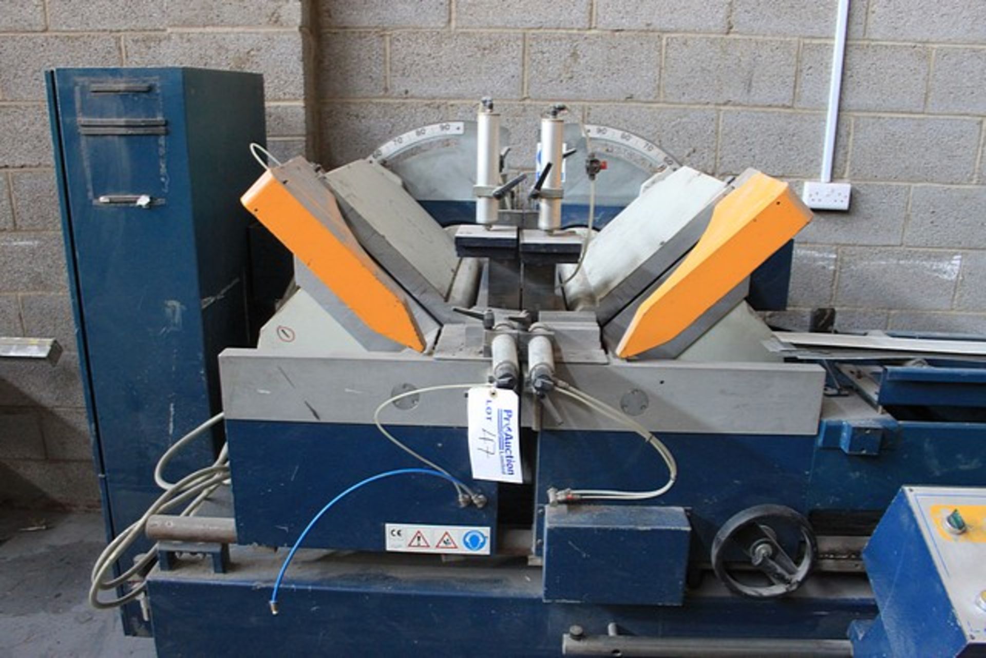 Mecal Plug SW499 CN double mitre saw with pneumatic head tilt memories for profile heights and - Image 3 of 7