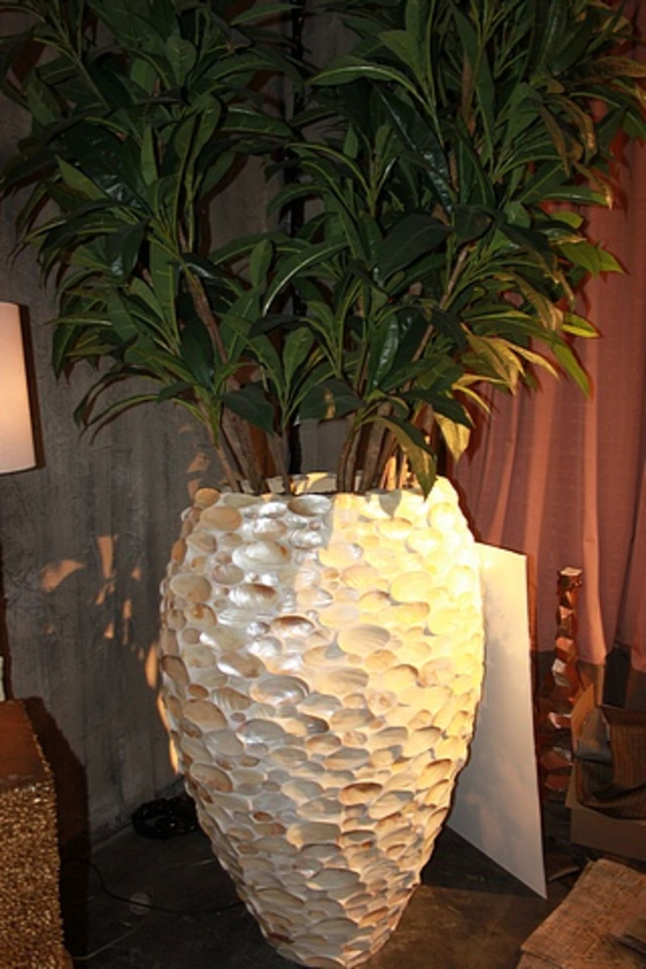 Vase Oval Kabibe the white shell is heat moulded into a lovely accent stool the piece is faceted and - Image 2 of 2