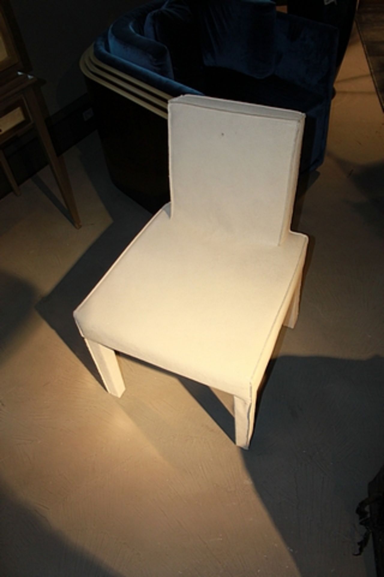 Dining Chair Helsinki Wet White Cow Leather Stingray Pattern Press Wet White, a modern and stylish