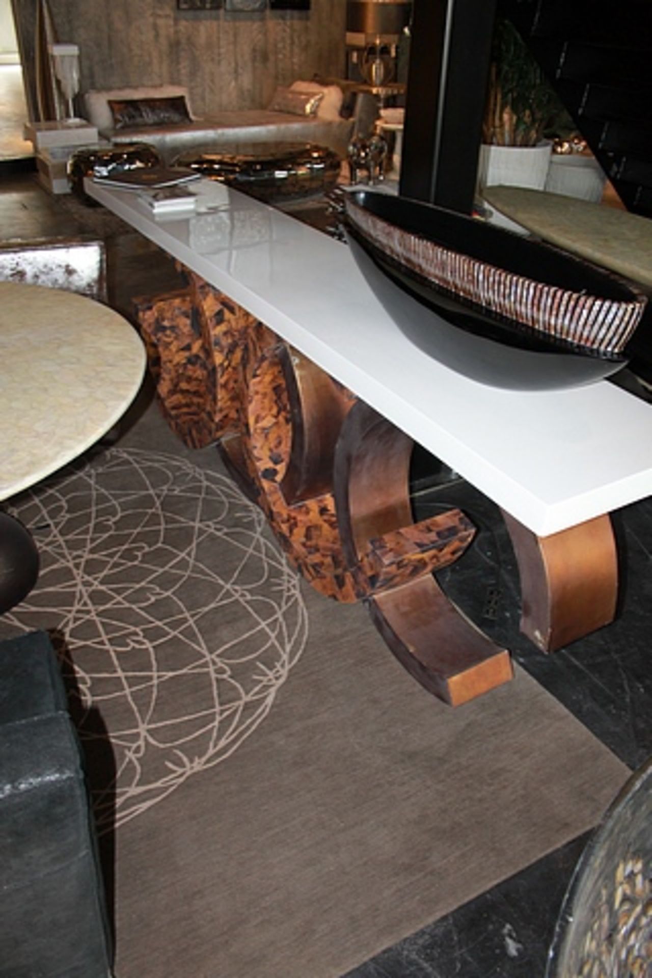 Console C large hall table hand-shaped pen shells in natural shades of brown create a mosaic with