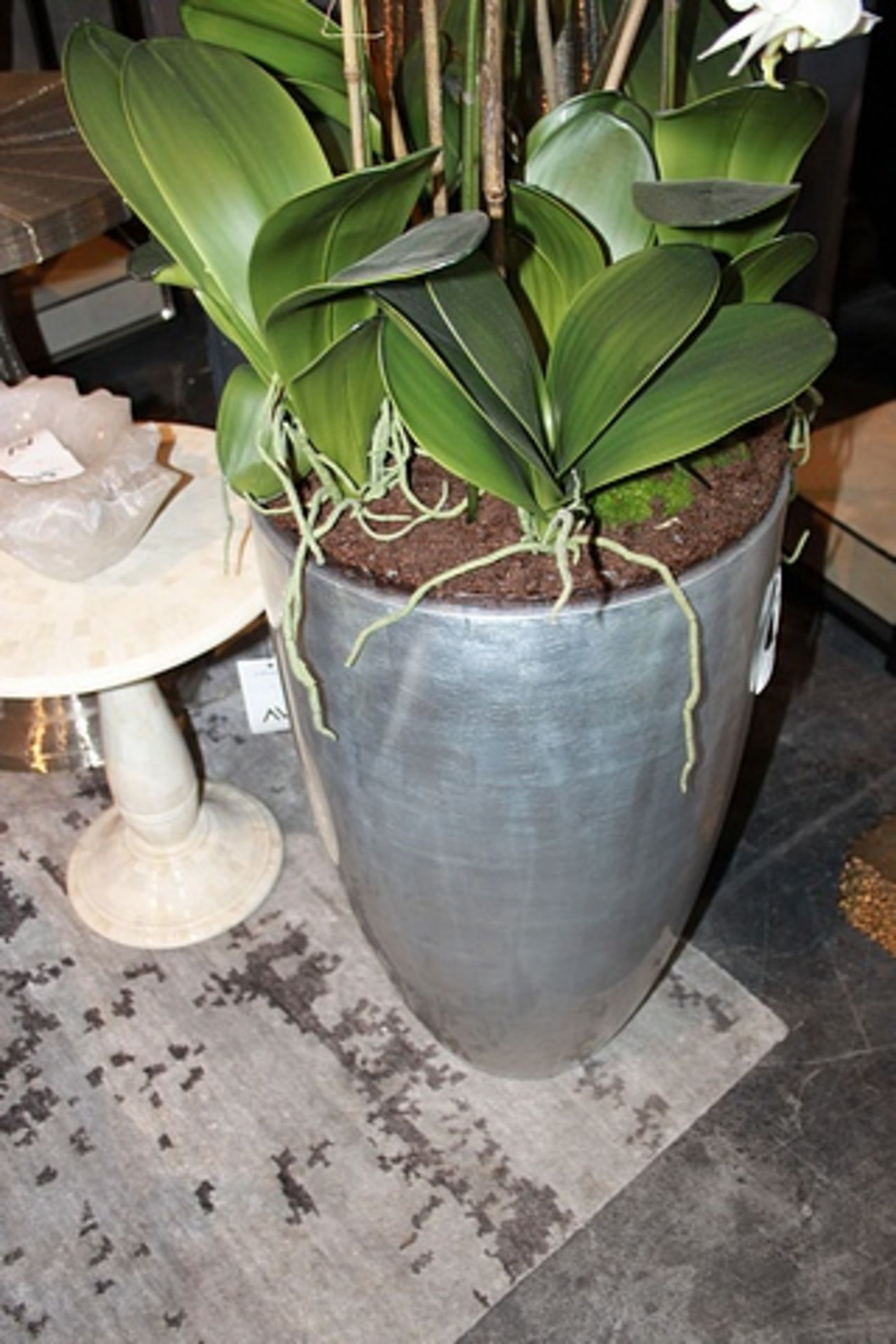 Vase George small silverleaf piece is delicately hand-crafted by artisans exquisite artistic - Image 2 of 2