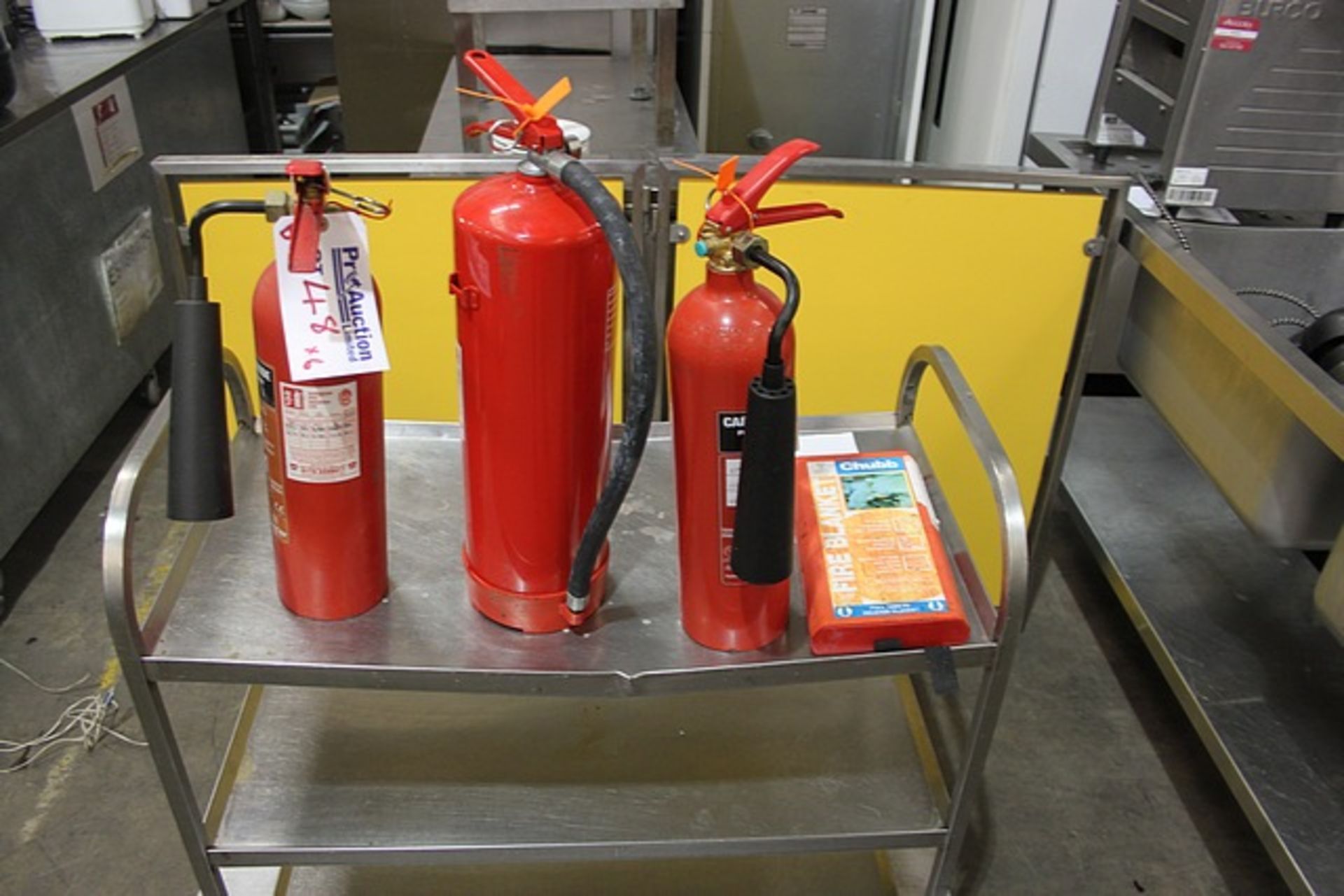 A large quantity of various fire extinquishers
