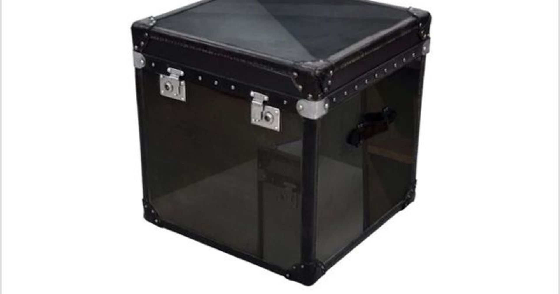 Paris Trunk Black Steel This Authentic Trunk Truly Speaks The Heritage Of The Brand I