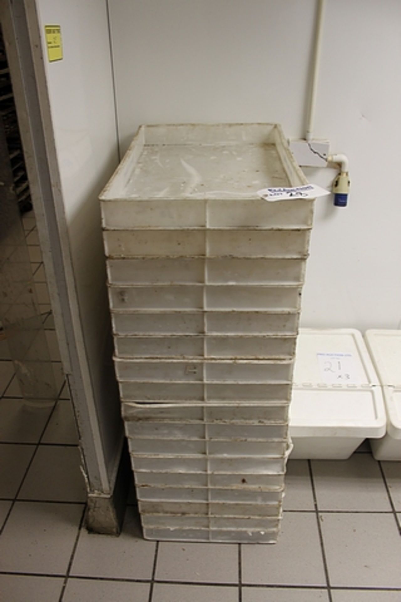 Approximately 100 x various confectioners trays white HDP 500mm x 760mm x 75mm