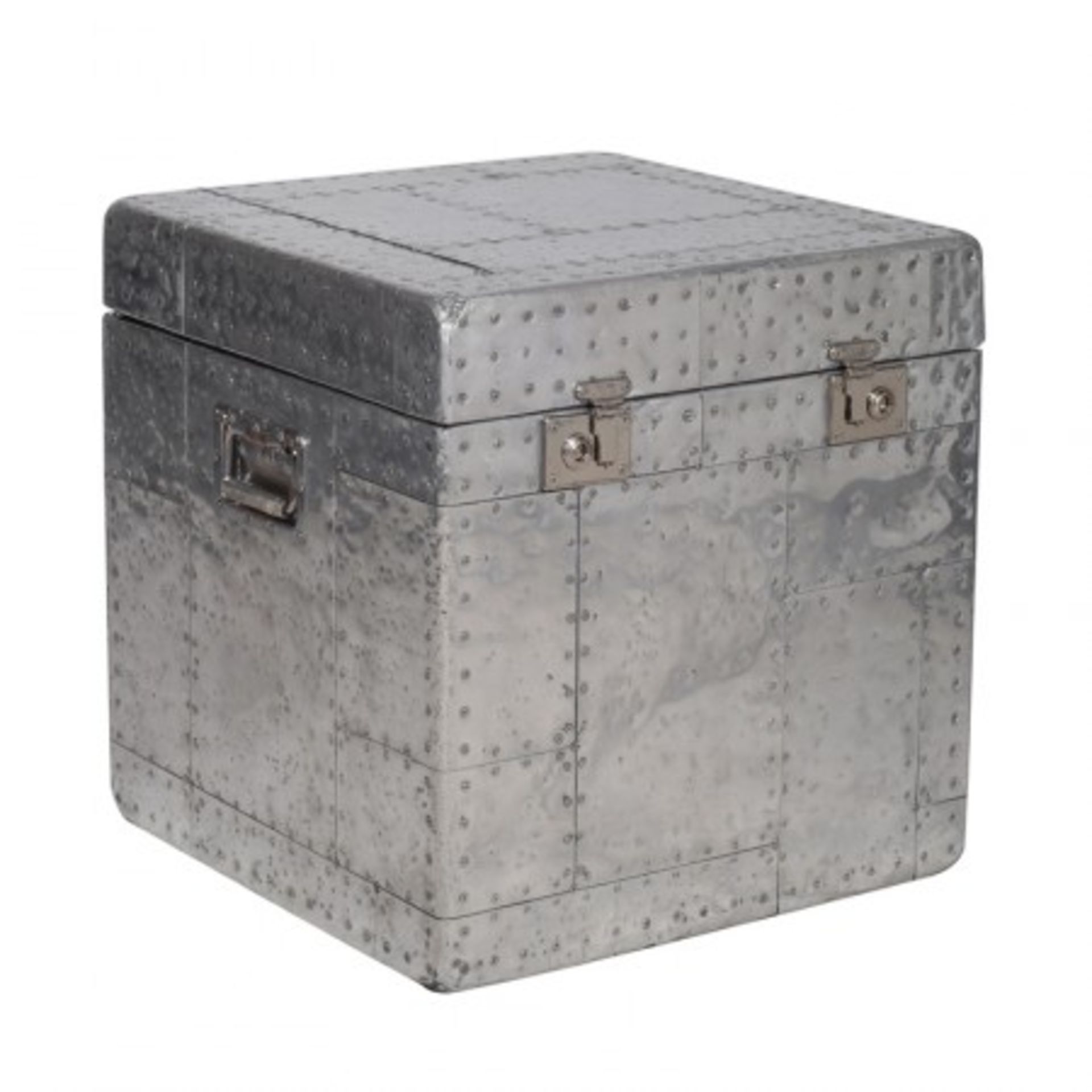 White Star Trunk A Larger Version Of The London Trunk White Star Is Similarly Inspired By The