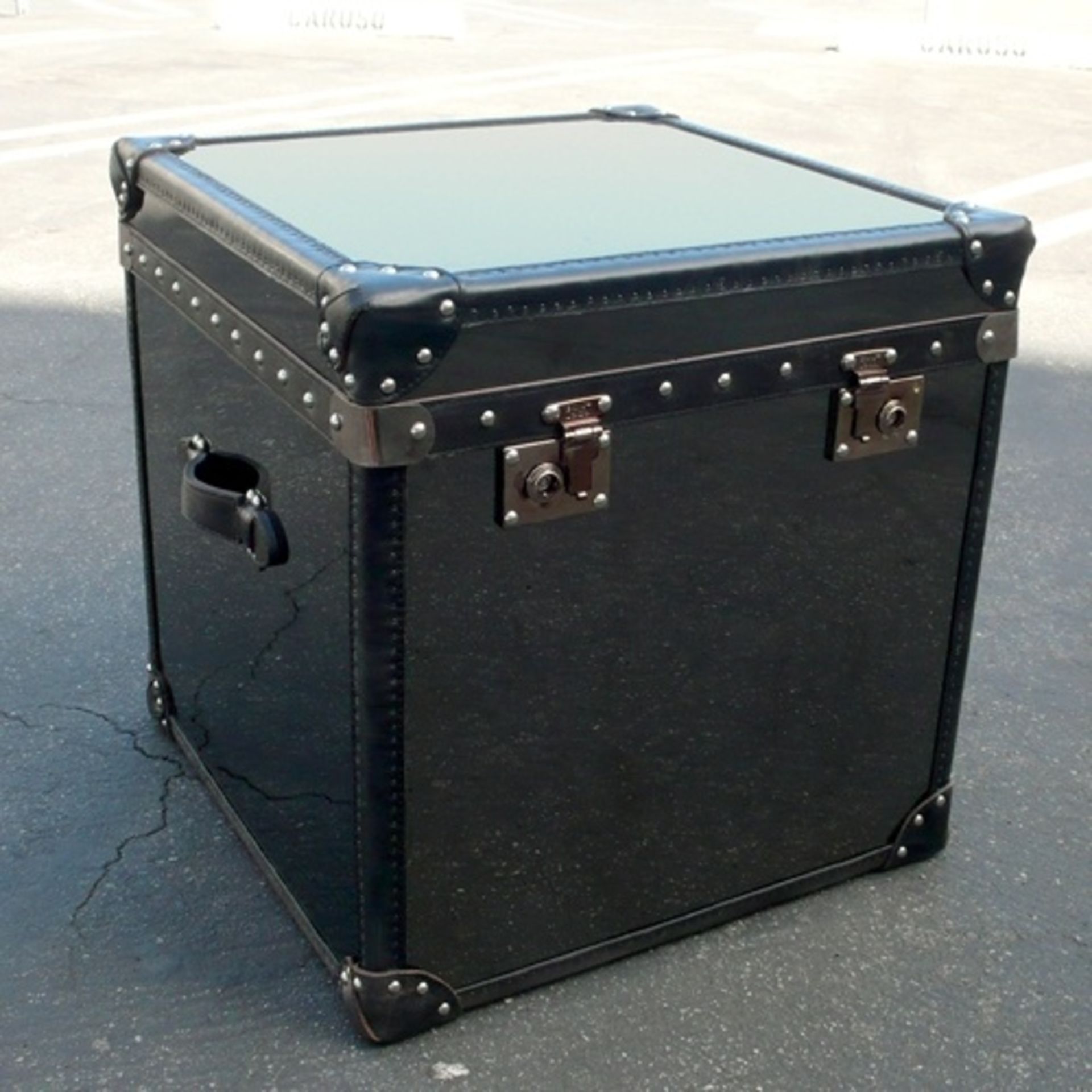 Paris Trunk Black Steel This Authentic Trunk Truly Speaks The Heritage Of The Brand Inspired By