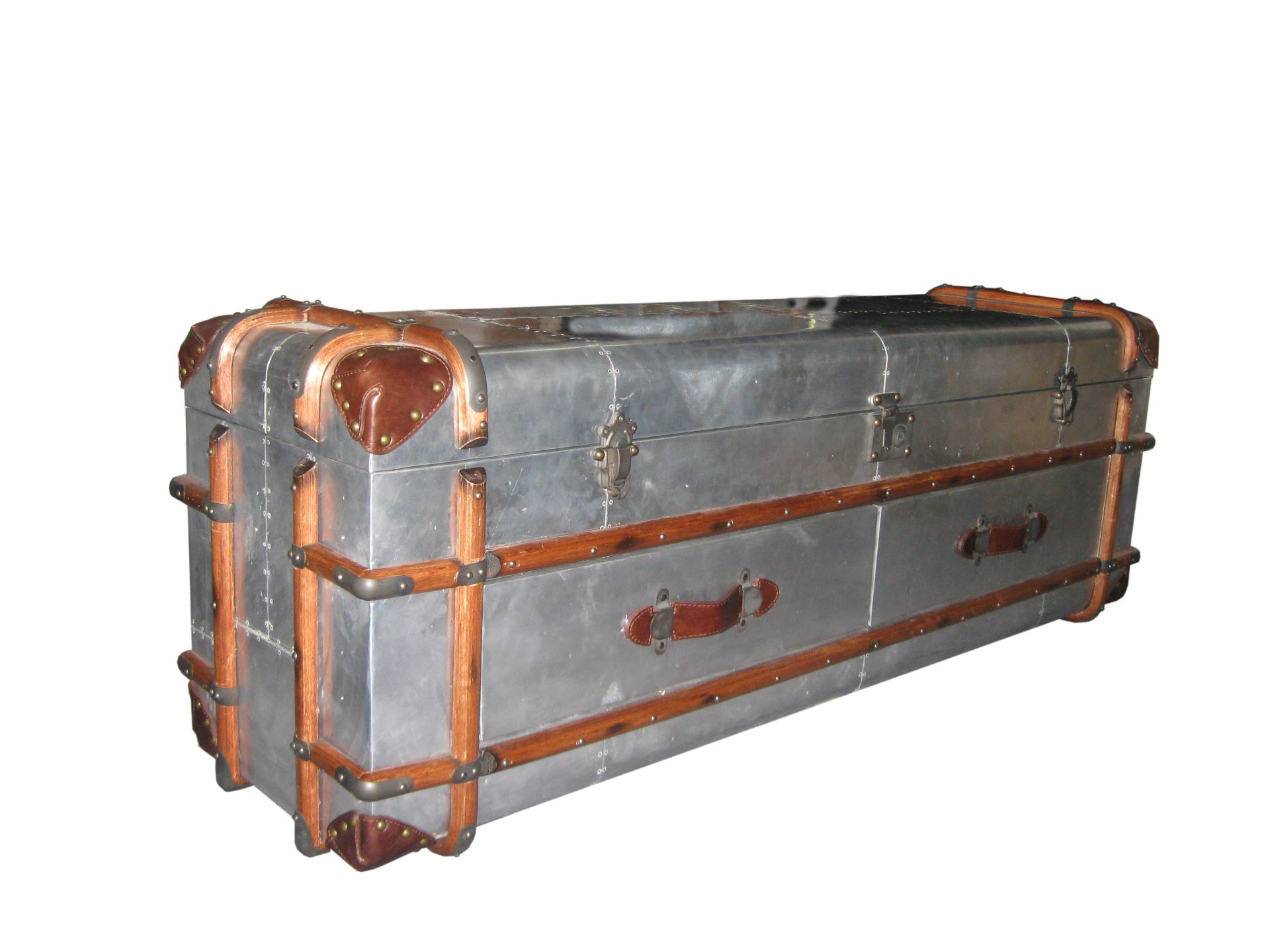 Globetrekker End of Bed Trunk-Worn Marquee & Blue D T 154 X 44 X 54 5cm - Image 3 of 3