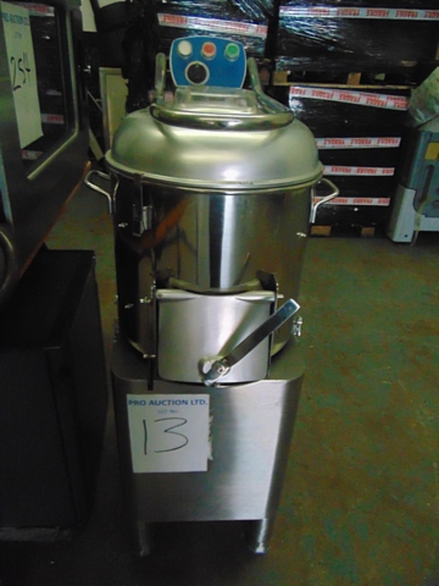 Commercial potato peeler floor standing capacity 400kgs per hour (880LB) the abrasive is highly