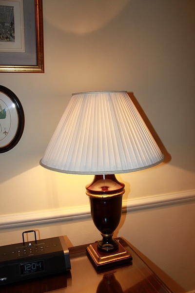 A pair of polished wood urn shape table lamp and shade 450mm