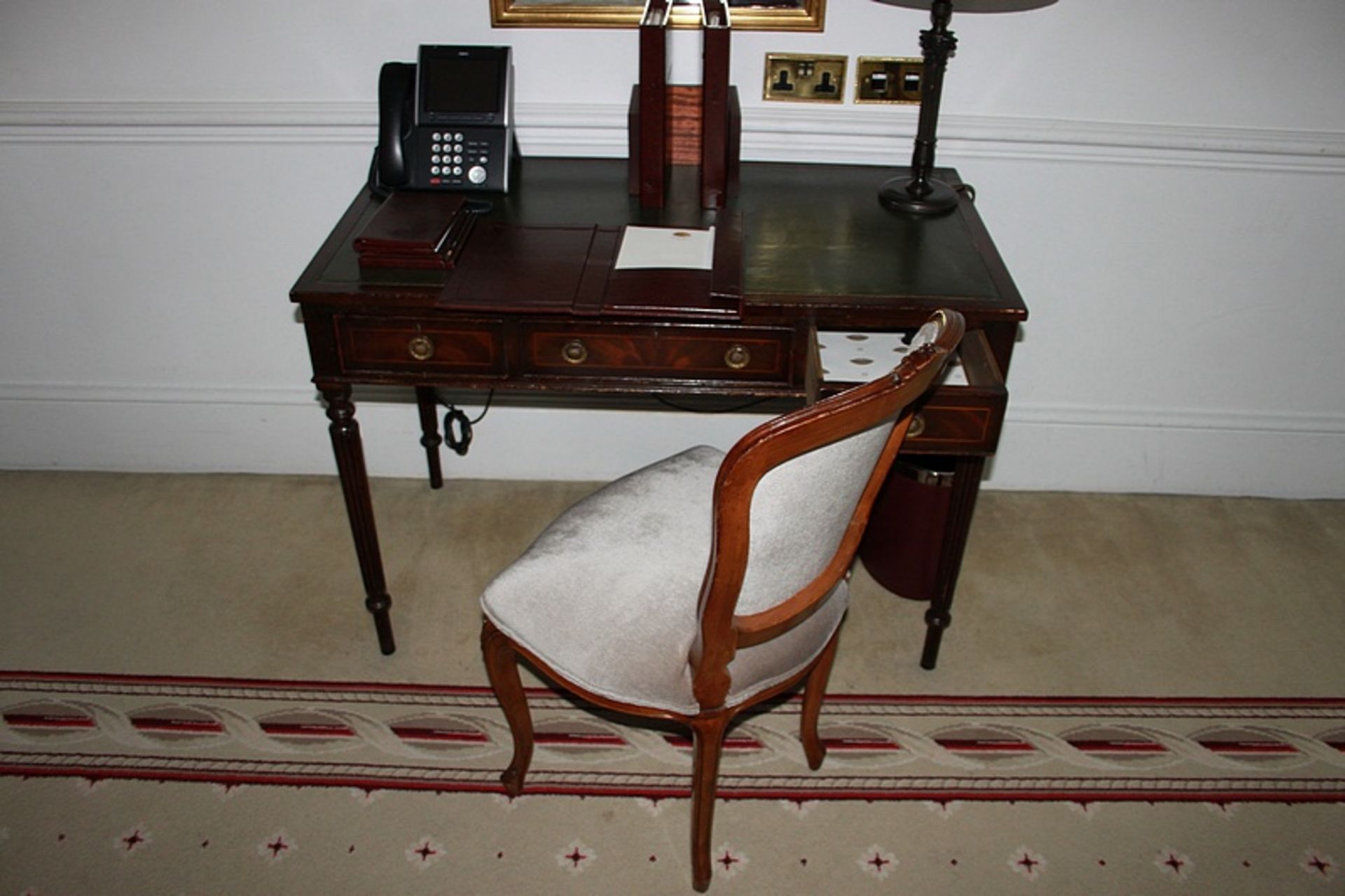 A Georgian style writing desk on turned legs 1060mm x 580mm