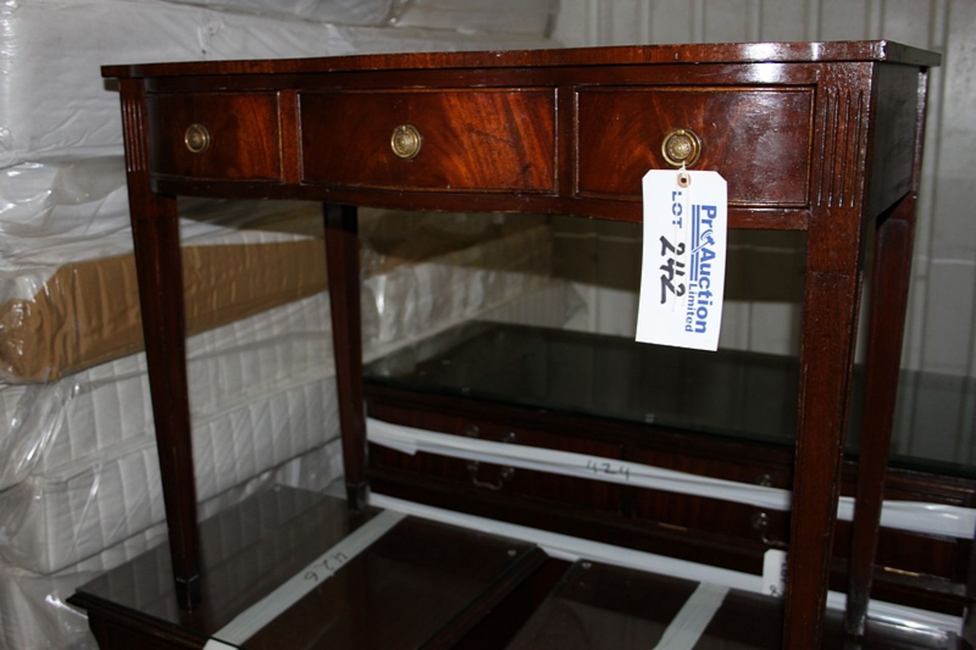 A mahogany Georigian style writing desk tooled leather inlay top bow fronted with three drawers - Image 2 of 2