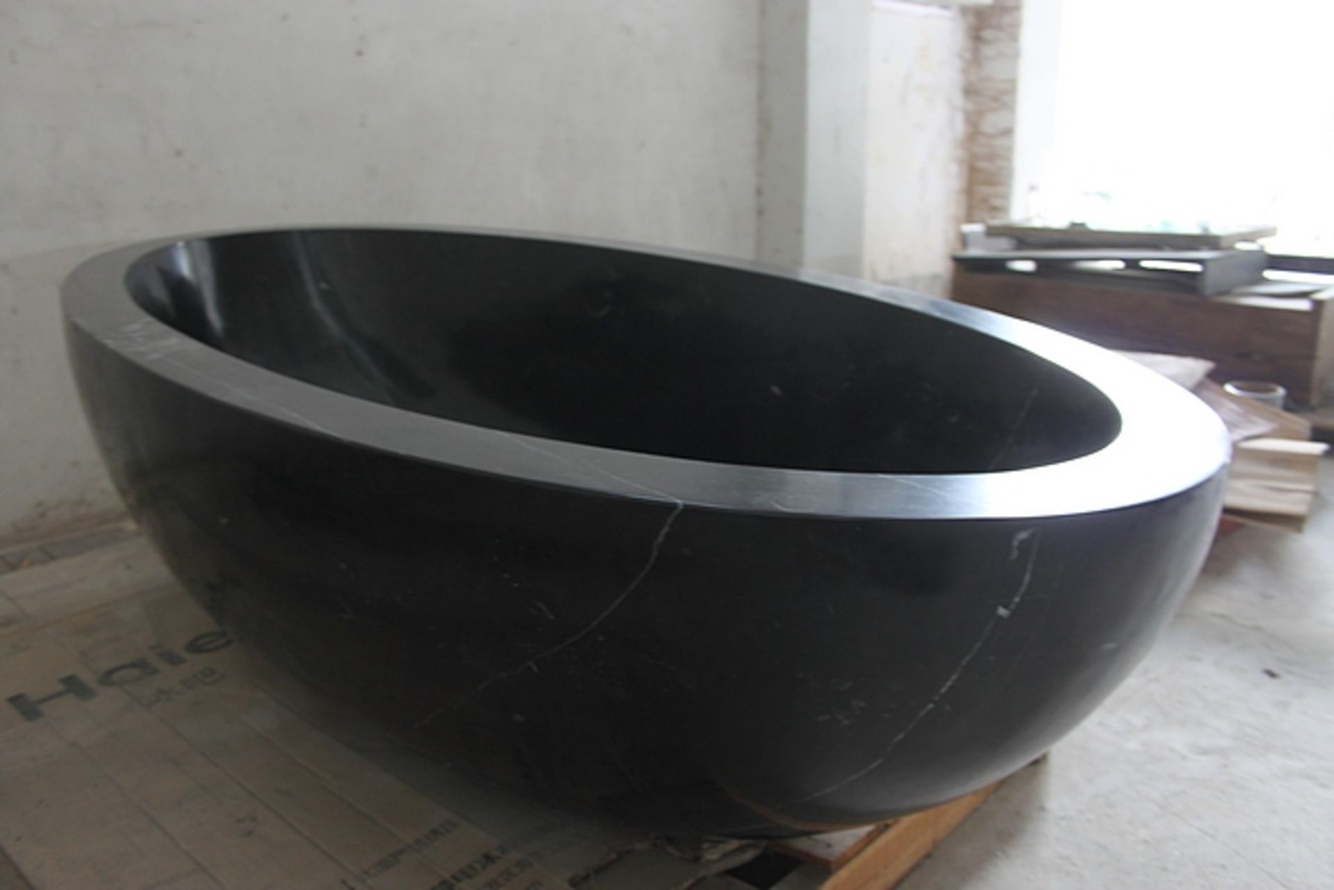 Black Marquina Marble Bathtub - Image 4 of 4