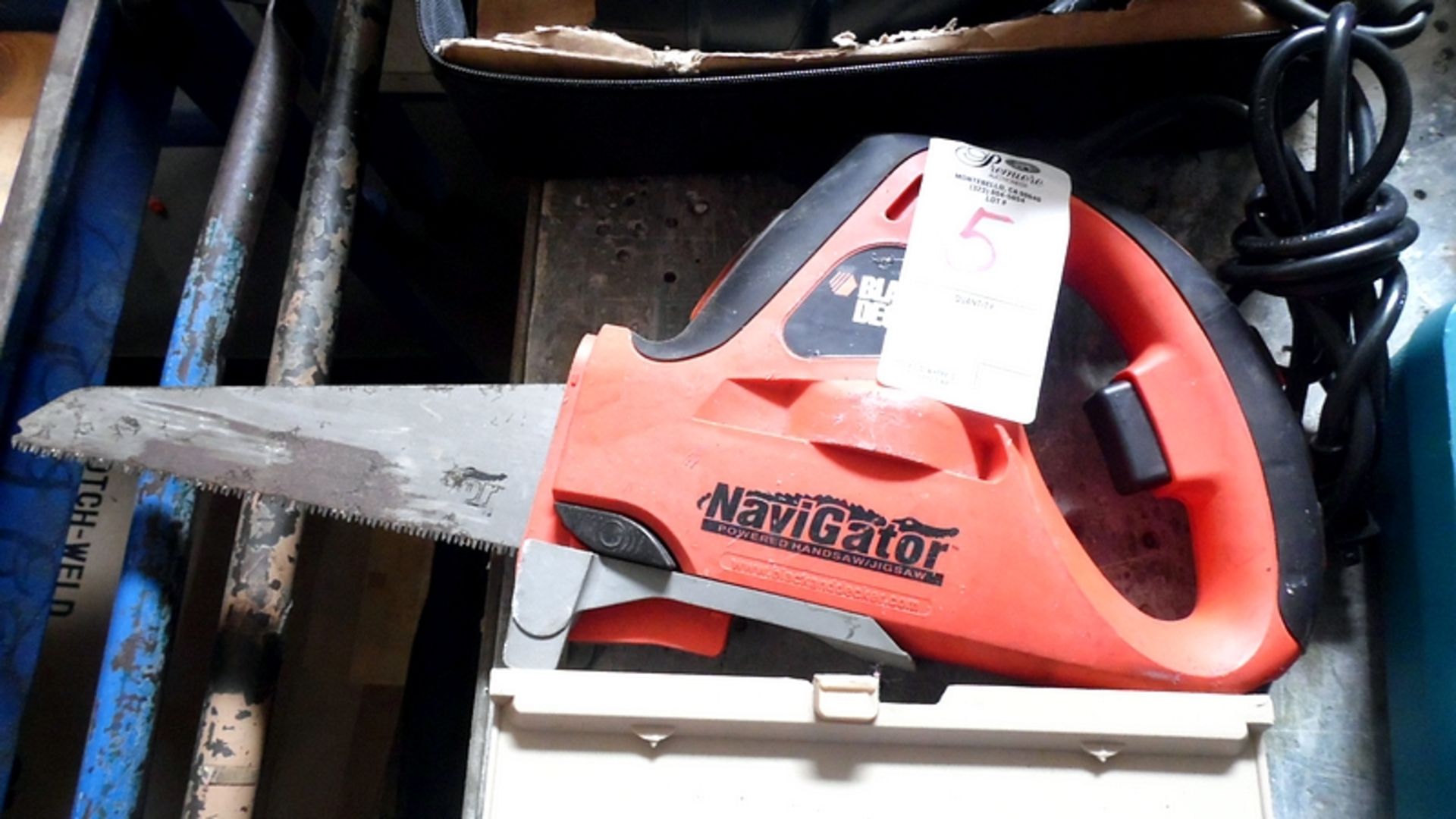 BLACK N DECKER SAW