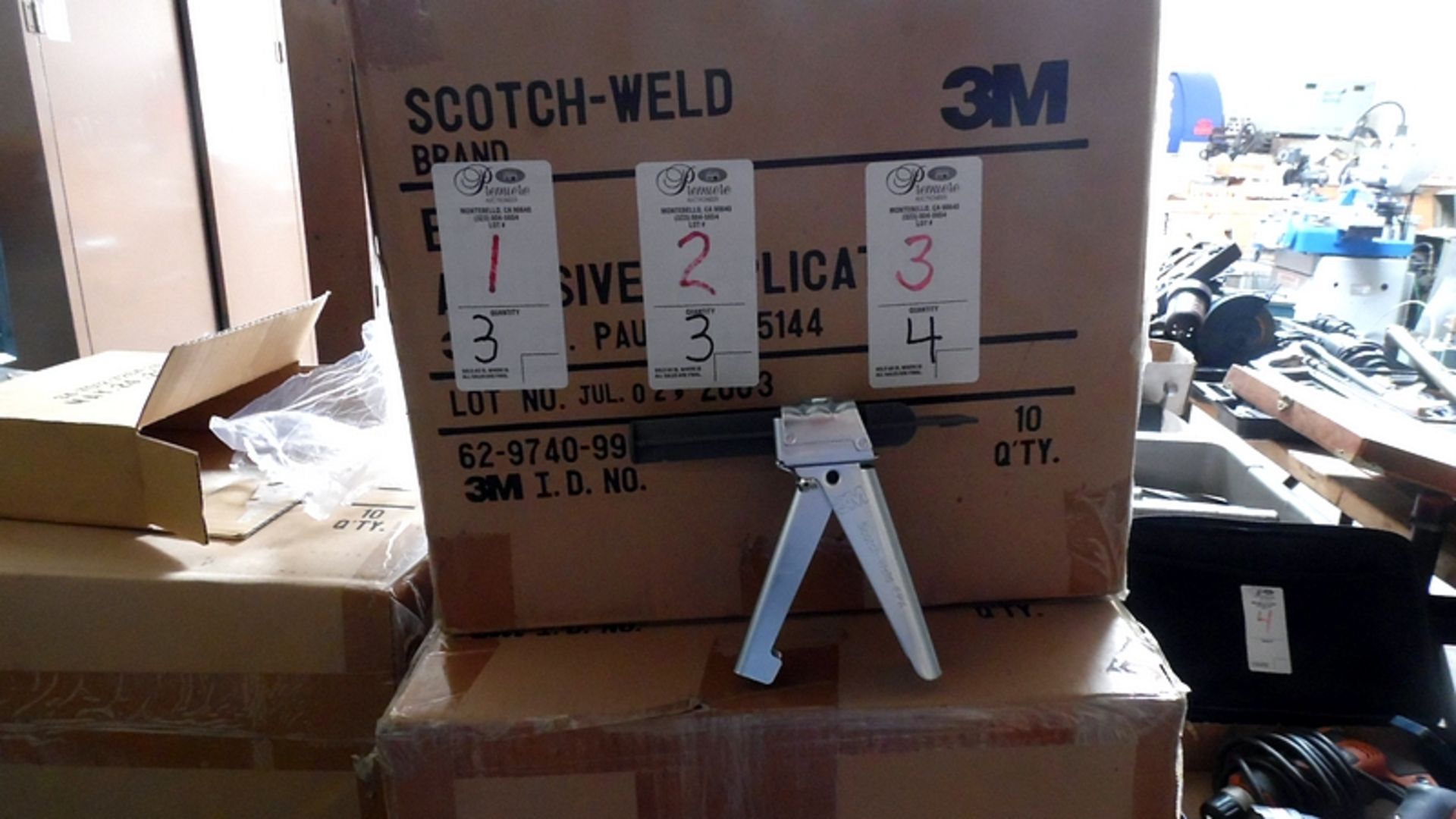 CASES OF 3M ADHESIVE APPLICATORS