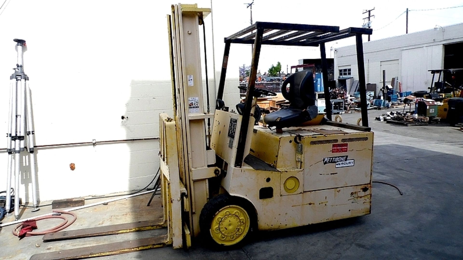 MERCURY PETTIBONE 8000-LB. FORKLIFT