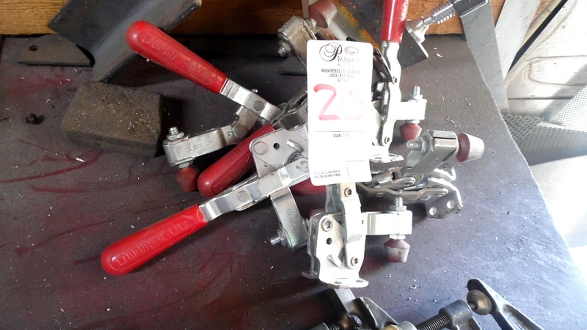 ASSORTED RED CLAMPS