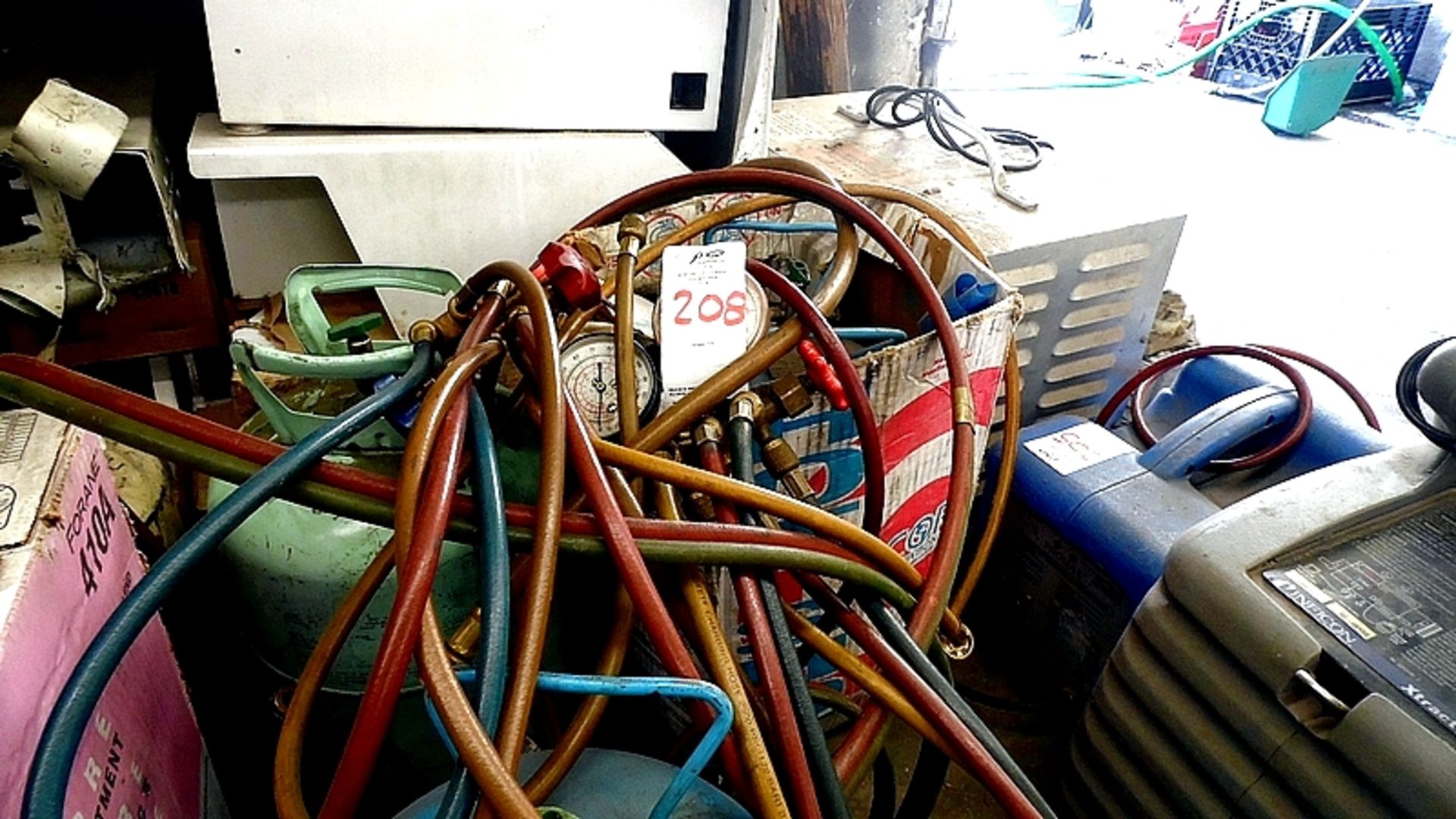ASSORTED GAGES / HOSES