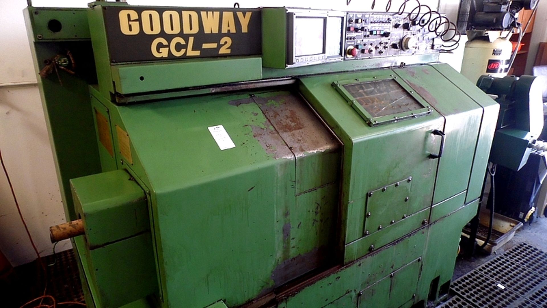 1988 GOODWAY GLC-2 CNC LATHE w/ CHIP CONN & FANUC CONTROL