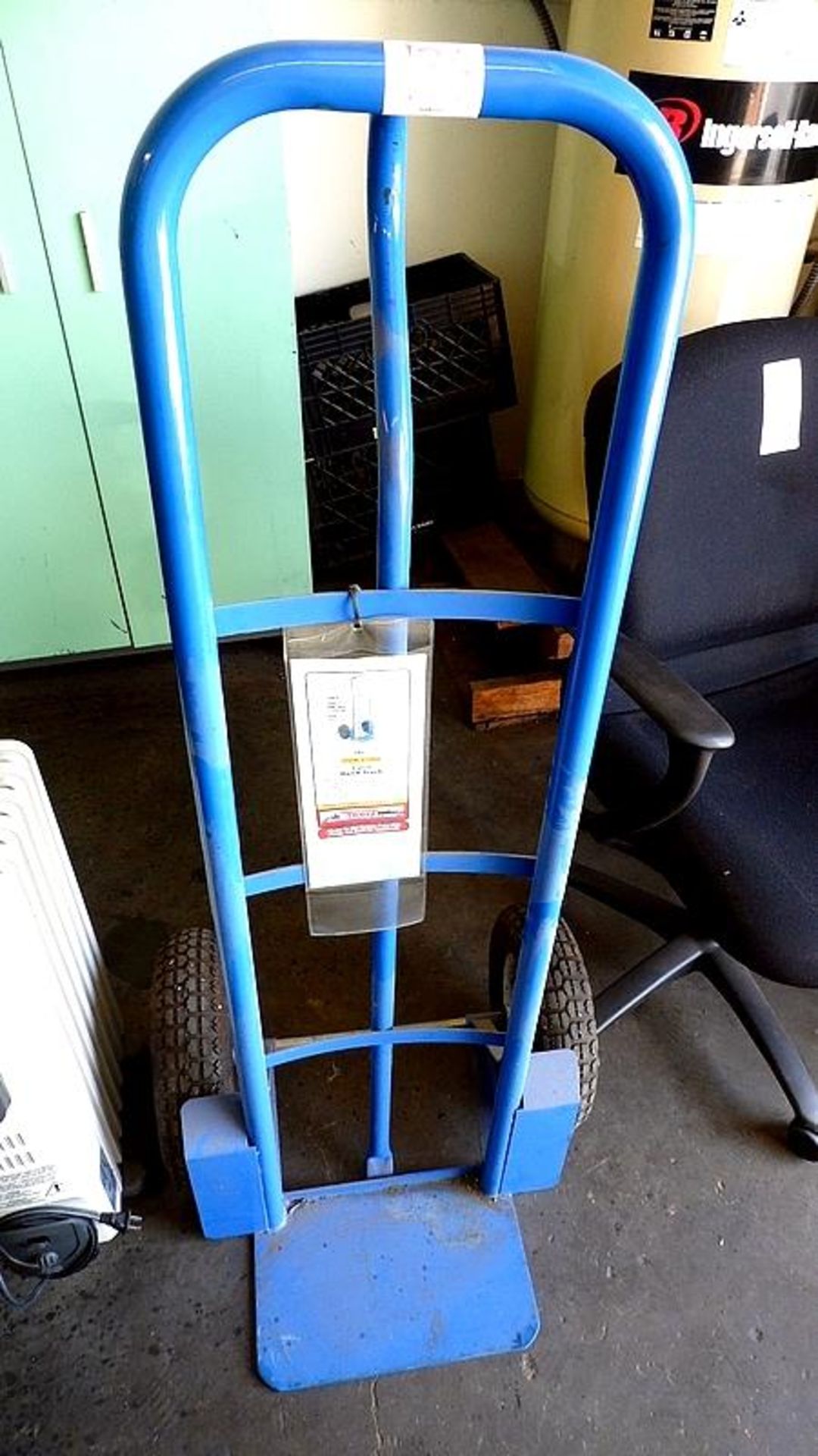 HAND TRUCK