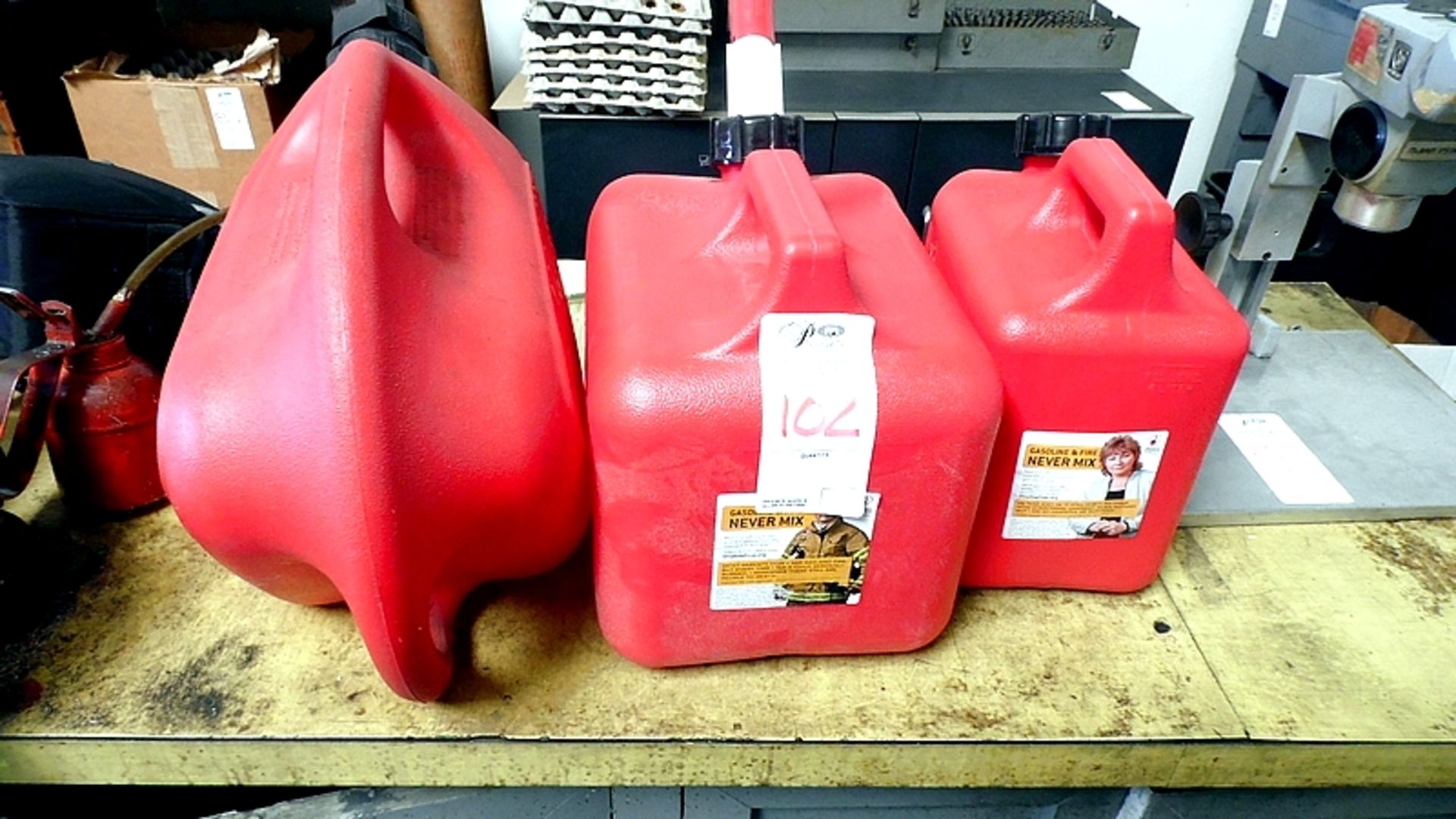 ASSORTED GAS CANS