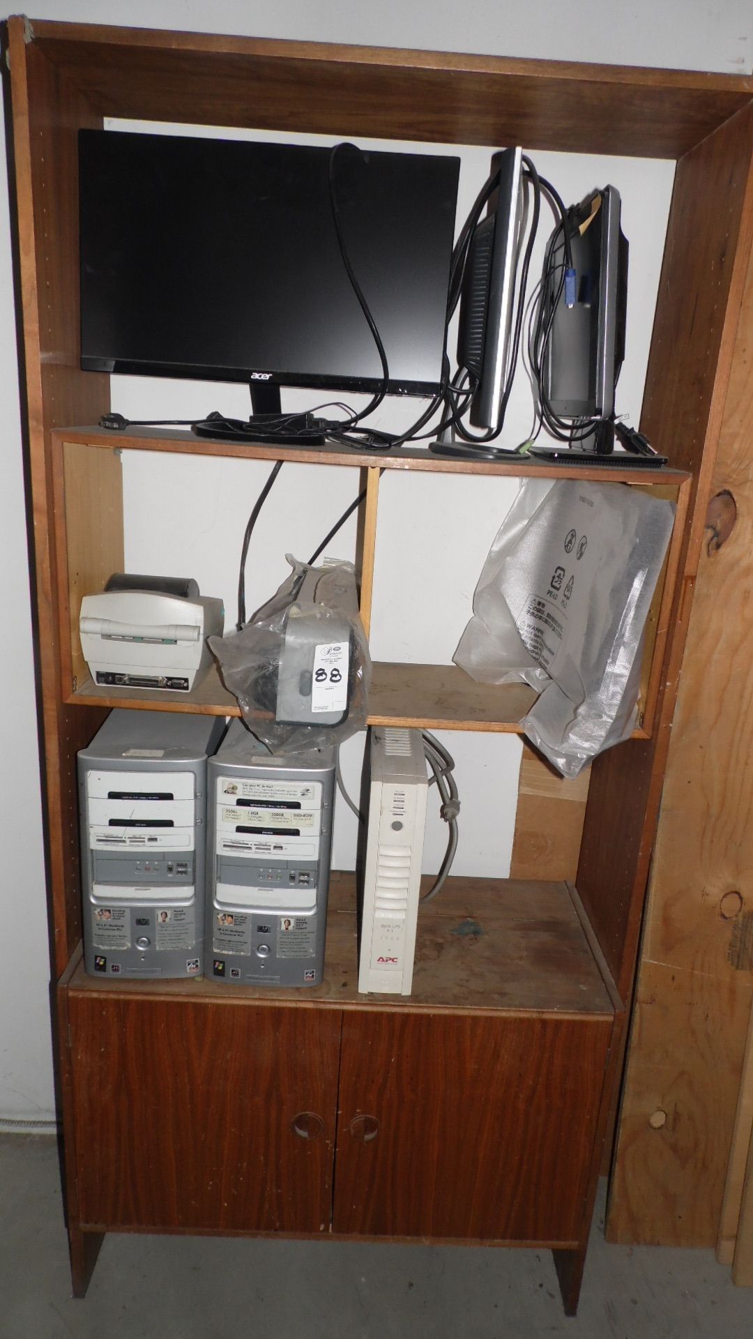 ASSORTED COMPUTERS / MONITORS