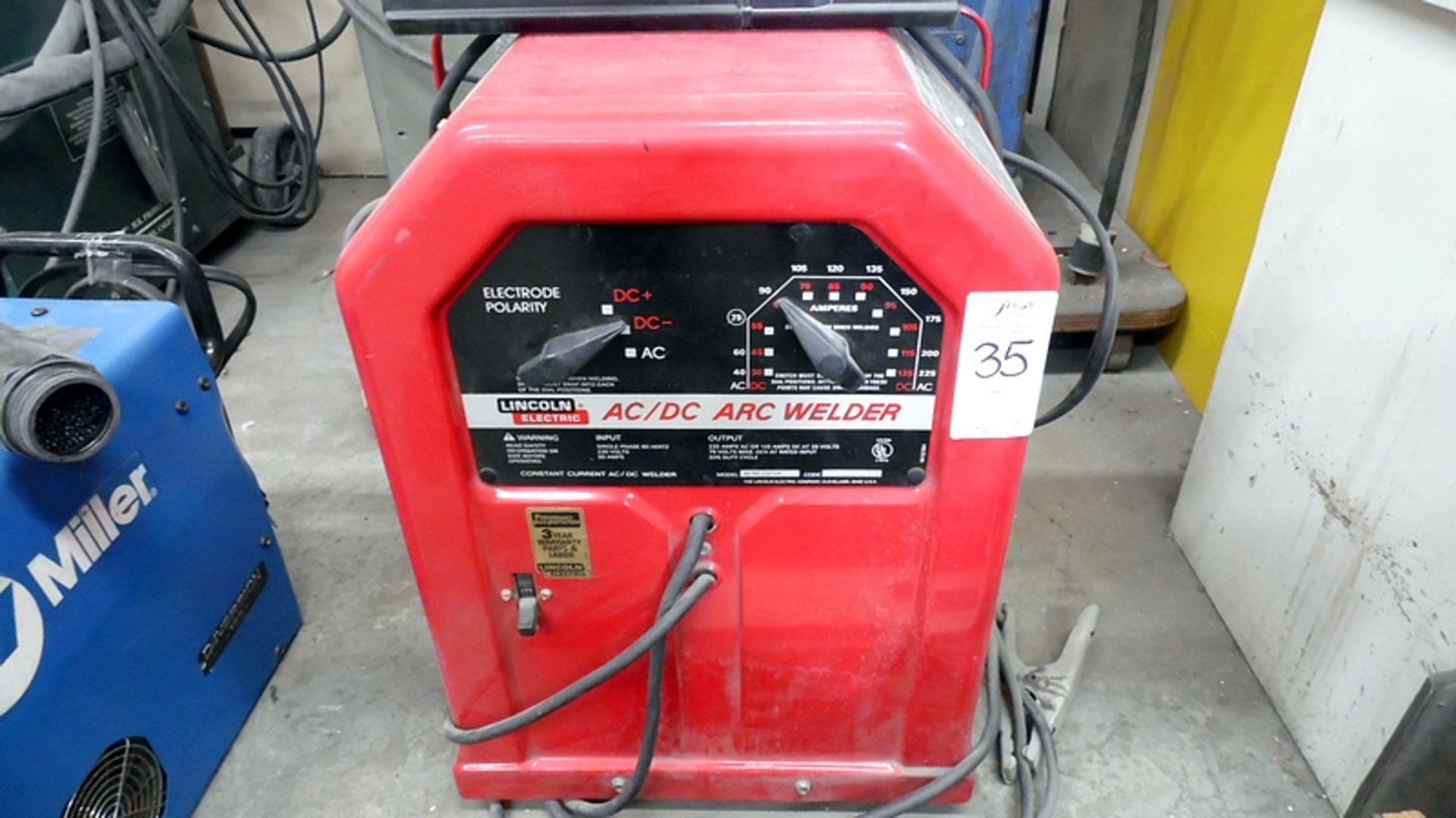 LINCOLN ARC WELDER w/ RODS