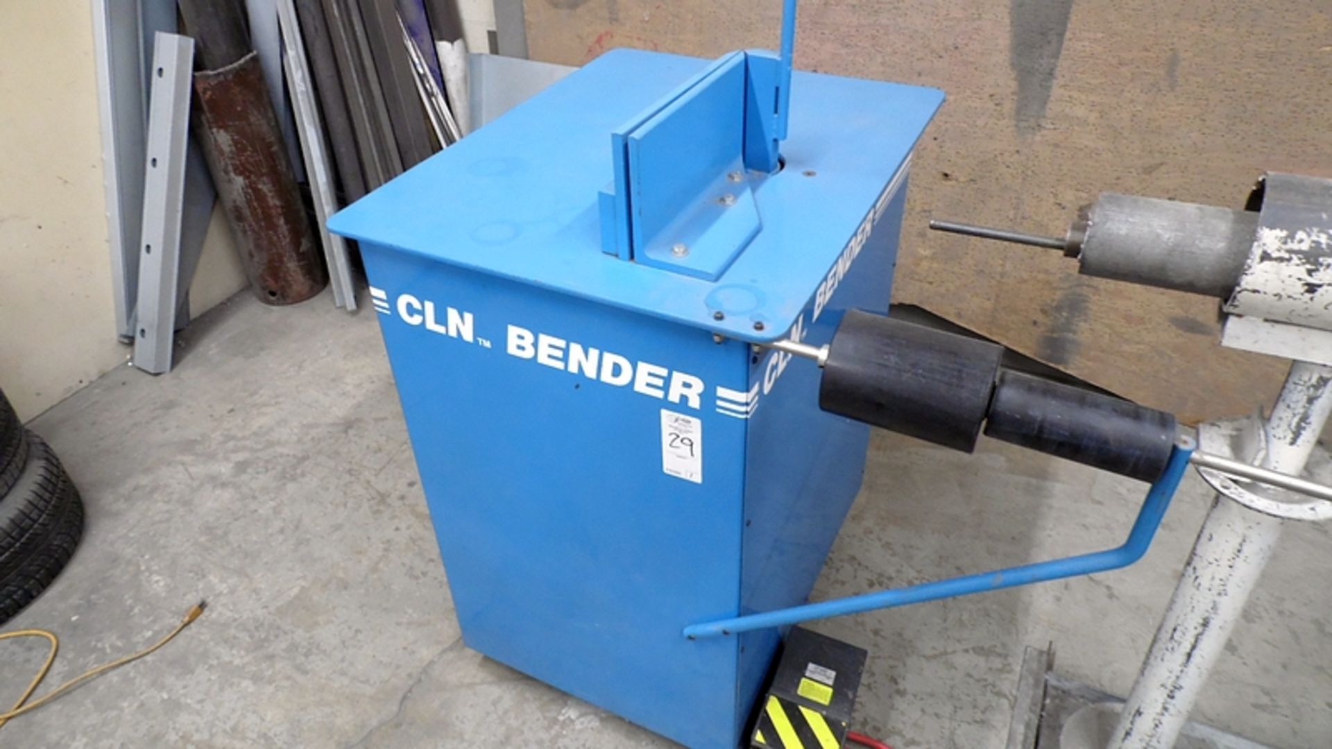 CLN PIPE BENDER